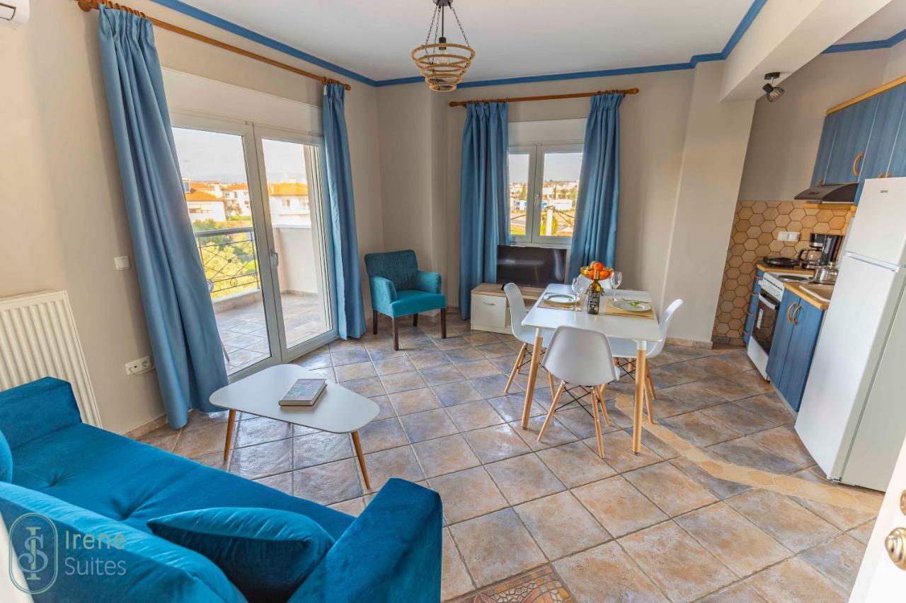 Irene Suites Неа Мудания Екстериор снимка