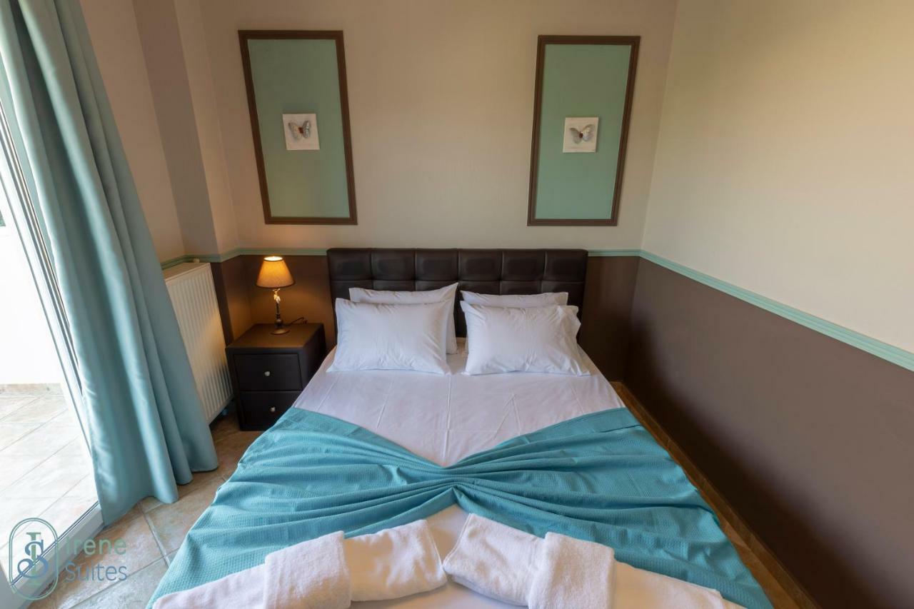 Irene Suites Неа Мудания Екстериор снимка