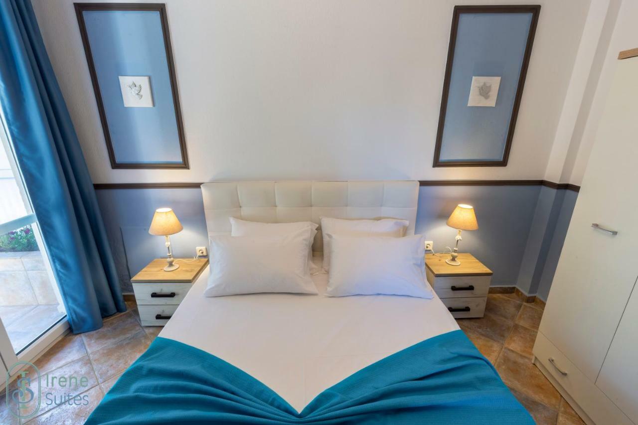 Irene Suites Неа Мудания Екстериор снимка
